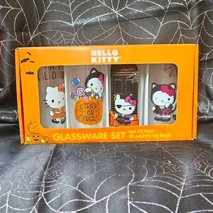 Hello Kitty Halloween glassware set